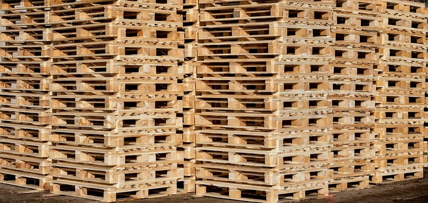 Stacked wooden pallets for packaging applications